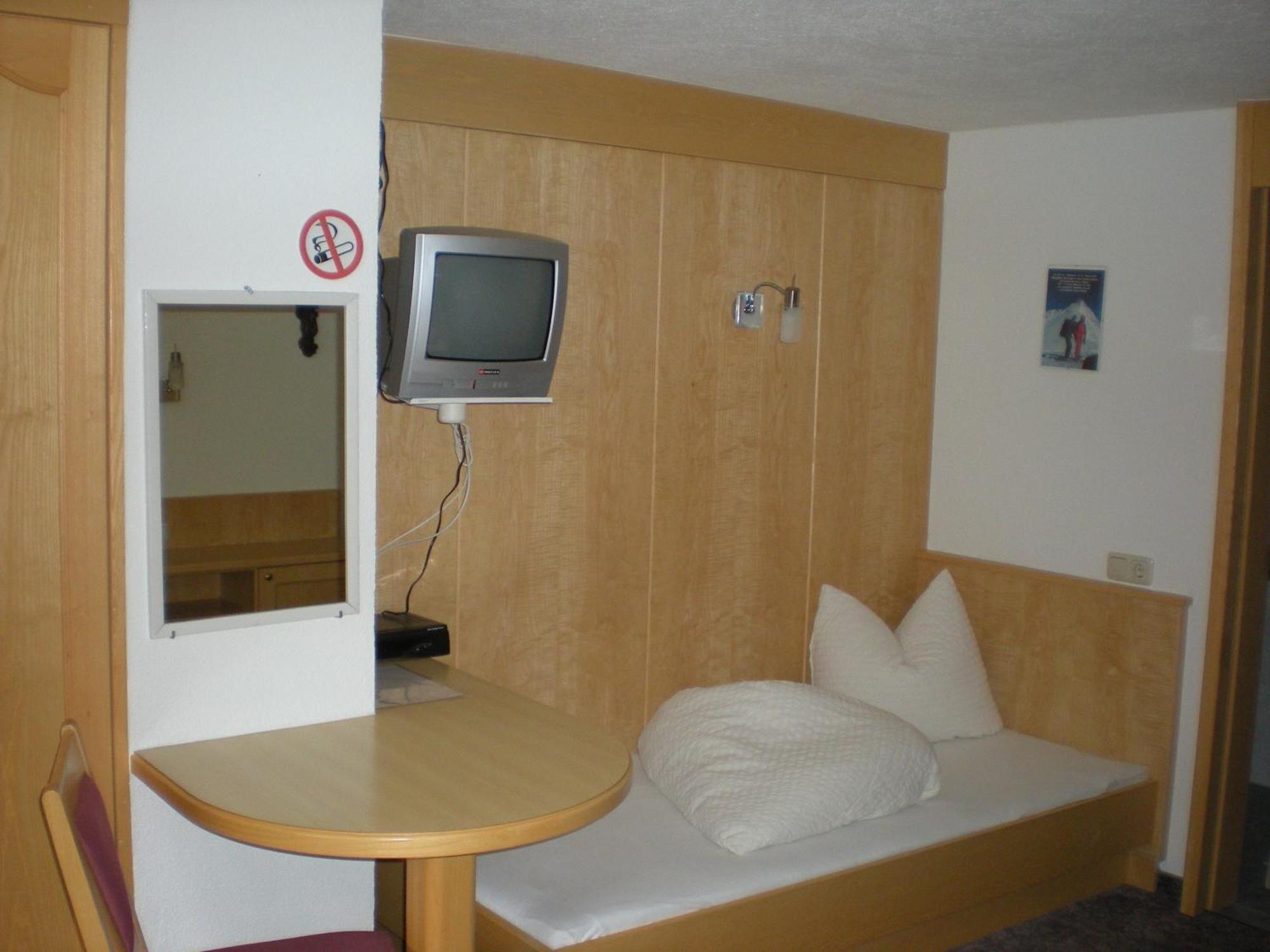 Haus Almrausch Apartment Сьолден Екстериор снимка